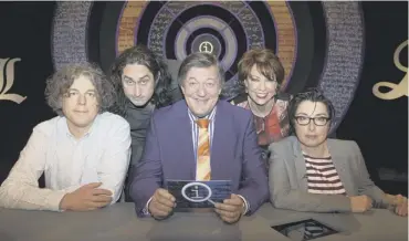  ??  ?? 0 Original QI host Stephen Fry with Alan Davies, Ross Noble, Kathy Lette and Sue Perkins