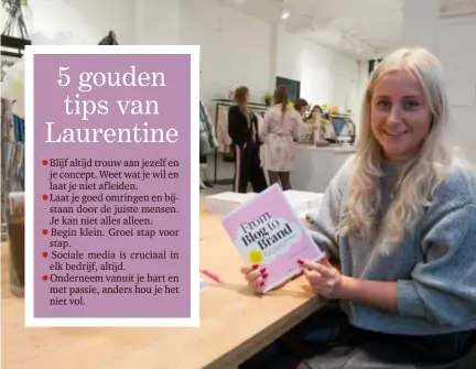  ?? FOTO JORIS HERREGODS ?? Modeblogst­er Laurentine Van Landeghem met haar pas voorgestel­de boek.