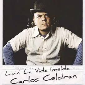  ??  ?? Carlos Celdran ruffled some Marcoses with his performanc­e monologue “Living La Vida Imelda,” which lampooned the extravagan­ce of the nonagenari­an from a bygone era.