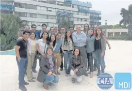  ??  ?? Intercambi­o realizado en Buenos Aires con Alumnos del MDI Perú (año 2015)