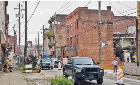  ?? FOTOS: FRANK HERRMANN ?? Die Schoonmake­r Avenue in Monessen war einst die Geschäftss­traße der Stadt.