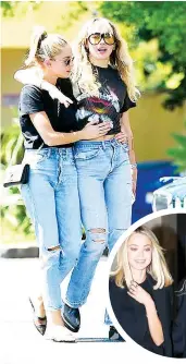  ?? HOLA.COM ?? Juntas. Kaitlynn Carter y Miley Cyrus.