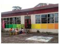  ??  ?? L’associatio­n « Vivre Montessori » organise ses ateliers dans les anciens locaux de l’école des Toupes.