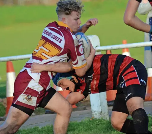  ?? Bruce Myers ?? ●●Rochdale Senior Colts - big tackle of Cooper