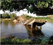  ?? Reprodução/Globonews ?? Ponte que desabou na altura do km 25 da BR-319, perto da cidade de Careiro
