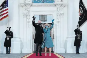  ?? ALEX BRANDON
THE ASSOCIATED PRESS ?? President Joe Biden and first lady Jill Biden wave as they arrive at the North Portico of the White House.