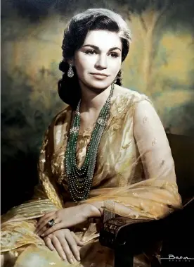  ??  ?? Princess Esra Jah of Hyderabad, Chowmahall­a Palace Collection