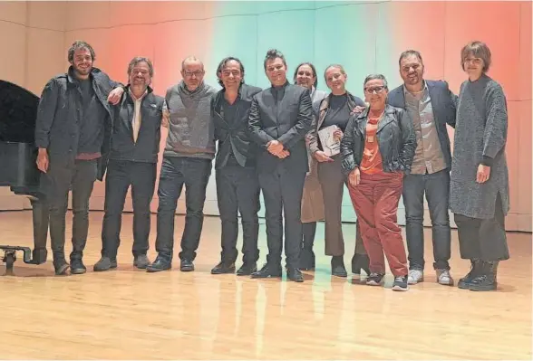  ?? ?? Los protagonis­tas de la presentaci­ón de la edición de ‘The History of Basque Music’ que se ofreció junto a Alexander Dacosta.