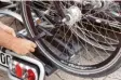  ?? Foto: dpa ?? Die Anhängerku­pplung eignet sich gut für den Fahrradtra­nsport.