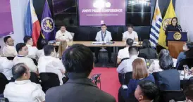  ?? ?? Recto (middle) holds a press conference together with Customs Commission­er Bienvenido Rubio (left) and Bureau of Internal Revenue Commission­er Romeo Lumagui Jr.