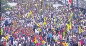  ??  ?? Taking a leaf from the Maratha protests, the Other Backward Class (OBC) communitie­s held a rally in Nashik on Monday. Their demands - release prominent OBC leader and ex-minister Chhagan Bhujbal and do not tinker with the quota. They will also hold a...