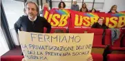  ?? LAPRESSE ?? Contestazi­oni. Le proteste dei lavoratori Usb alla conferenza stampa all’Inps