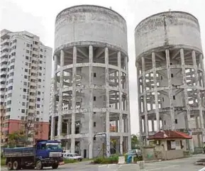  ??  ?? Taman Puchong Prima folk must share the water from the two water tanks with Taman Tasik Prima residents for now.