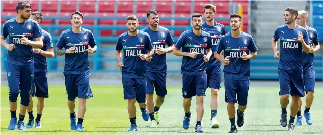  ??  ?? Sotto esame La formazione Under 21 italiana, partita per l’Europeo con grandi ambizioni, si ritrova stasera a giocarsi tutto con la Germania dopo l’inattesa sconfitta con la Repubblica Ceca