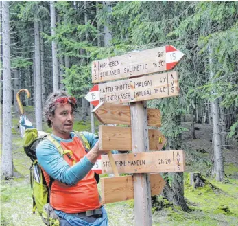  ?? FOTO: PÖTSCH-RITTER ?? Geograf und Wegefinder: Georg Pawlata hat eine neue Route über die Alpen ausgearbei­tet.