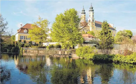  ?? FOTO: WWW.OBERSCHWAB­EN-TOURISMUS.DE ?? Rot an der Rot, eine der zahlreiche­n Stationen entlang der Oberschwäb­ischen Barockstra­ße, die einen Besuch wert sind.