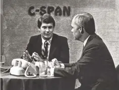  ?? C-SPAN FILE PHOTO VIA AP ?? C-SPAN’s Brian Lamb, right, interviews former Oklahoma representa­tive Dave McCurdy on an early show in Washington.