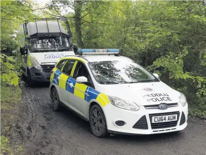  ?? Pictures: Jonathan Myers ?? Police at the location of the farm on Saturday.