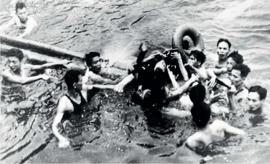  ?? PHOTOS: GETTY IMAGES ?? John McCain is pulled out of a Hanoi lake by North Vietnamese soldiers and civilians on October 26, 1967. Mccain’s A-4E Skyhawk was shot down by a surface-to-air missile.