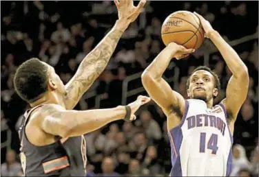  ?? GETTY & AP ?? Knicks lose 50th game of season to Ish Smith and Stan Van Gundy (inset), who says brother Jeff is not properly appreciate­d by franchise he took to NBA Finals in 1999.