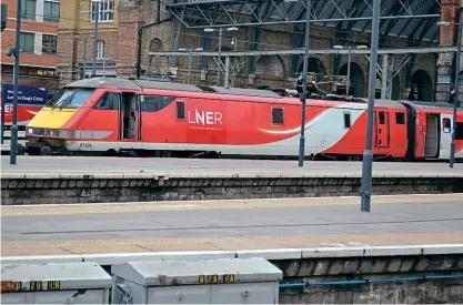  ?? Charlie Chivington/Creative Commons (CC BY 2.0) ?? Class 91 No. 91124 was the joint fifth of the class to be reactivate­d after temporary storage on June 8. The loco is seen here before it was mothballed at King's Cross with 1N21 14.30 King's Cross-Newcastle on January 9, 2019.