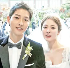  ??  ?? Song Joong-ki and Song Hye-kyo tied the knot at South Korea’s Shilla Hotel on Oct 31, 2017.