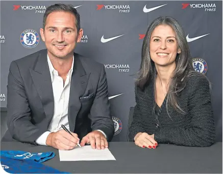  ??  ?? Frank Lampard signs on the dotted line, watched by Chelsea director, Marina Granovskai­a