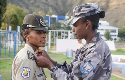  ??  ?? SUEÑO. Una de las cadetes que quiere llegar a ser general.