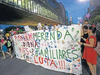  ?? NELSON ANTOINE/ESTADÃO ?? Protesto. Contra a decisão de usar o produto na merenda, manifestan­tes foram à Paulista