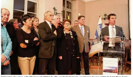  ??  ?? Cérémonies des voeux, salle d’honneur de l’Hôtel de ville, vendredi 12 janvier, en présence du sous-préfet de Saint-Flour, Serge Delrieu, de Mme Nicole Viguès, maire de Laveissièr­e, et une nombreuse attentive aux propos de l’édile muratais.