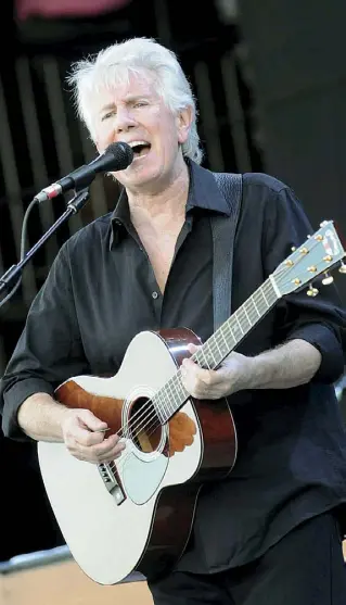  ??  ?? Sul palco Graham Nash è nato a Blackpool (Gran Bretagna) 76 anni fa