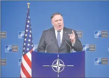  ??  ?? El secretario de Estado de Estados Unidos, Mike Pompeo, emplazó a Rusia tras la reunión de la OTAN. (AFP)