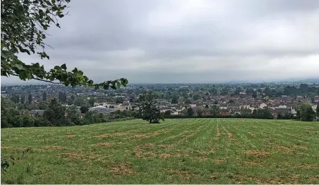  ?? Picture: Submitted ?? Oakley Farm, in Battledown, Cheltenham, looks set to have 250 houses built on it