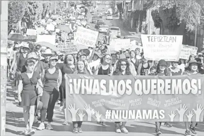  ??  ??    Más de mil participan­tes congregó la marcha realizada ayer en Cuernavaca para exigir al gobierno de Cuauhtémoc Blanco garantizar la seguridad de las mujeres, ante la ola de feminicidi­os en Morelos. Foto Rubicela Morelos