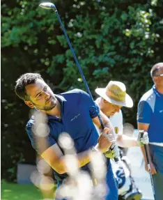  ?? Fotos: Michael Hochgemuth ?? Golfer und Geschäftsm­ann: Seit Jahren gehört Florian Ketterle zu den treuen Stamm spielern des Presse Cups zugunsten der Kartei der Not.