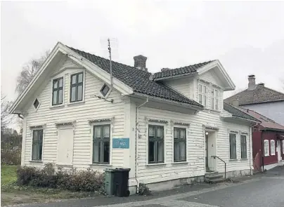  ?? FOTO: PER ARNE RENNESTRAU­M ?? ATTRAKTIVT: Dette noe medtatte huset ble solgt for 2,65 millioner kroner.