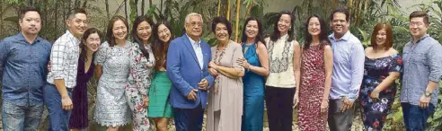  ??  ?? Two families, one love: Jinggoy and Paton Ventura, Natasha Ventura-Reyes, Naynay Ventura-Montilla, Lala Ventura, Marrielle Ventura-Cruz, Loy Ventura, Barbara Gonzalez-Ventura, Risa and Panjee Tapales, Sarri Tapales-Coleman, The bride being given away...