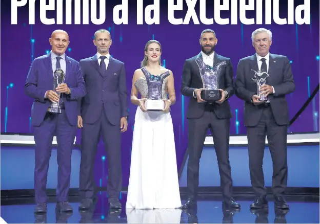  ?? ?? Arrigo Sacchi, Alexander Ceferin, Alexia Putellas, Karim Benzema y Carlo Ancelotti, durante la ceremonia de premiación de la UEFA.
Logró 44 goles en 46 partidos con el Madrid; fue el artífice del título 35 de los merengues en España; héroe del conjunto blanco en las épicas remontadas que llevaron a los blancos a su 14. Con Francia jugó 97 duelos e hizo 37 goles, para conquistar la Liga de las Naciones.
PERFIL