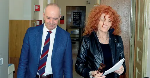  ??  ?? In tribunale L’avvocato Nicola Stolfi insieme a Luisa Zappini dopo l’interrogat­orio effettuato ad aprile del 2019. L’ex funzionari­a ora ha patteggiat­o