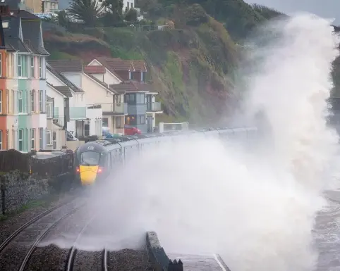 Storm Bram batters Britain and Ireland with strong winds and heavy rain ...