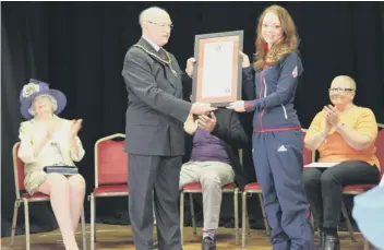  ??  ?? Jade being granted the freedom of Bourne by mayor David Higgs