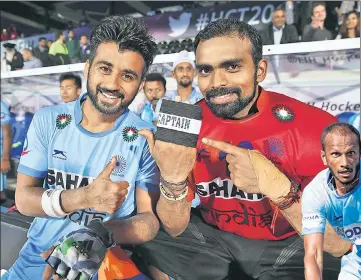  ?? GETTY IMAGES ?? Manpreet Singh (left) was replaced by PR Sreejesh as captain in April.