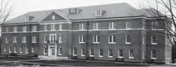  ?? TORONTO STAR FILE PHOTO ?? One of the dormitorie­s of the institutio­n outside Orillia, once called the Asylum for Idiots, is seen around 1931.