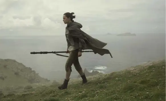  ?? DAVID JAMES/LUCASFILM LTD. ?? Daisy Ridley’s Rey picks up where The Force Awakens left off, on the Jedi island enclave Ahch-To.