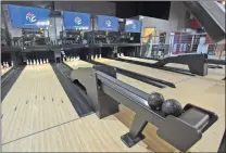  ?? Dan Watson/The Signal ?? Electronic bowling alleys will be available in the new MB2 location as constructi­on continues in Valencia.