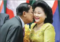  ?? FACEBOOK ?? Prime Minister Hun Sen kisses his wife Bun Rany at a women’s leadership forum held in Phnom Penh in 2015.