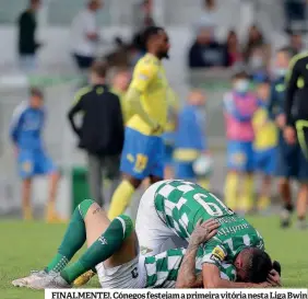  ?? ?? FINALMENTE!. Cónegos festejam a primeira vitória nesta Liga Bwin