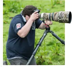  ??  ?? Above Fixing a long lens onto a tripod via the tripod mount on the collar will help you to achieve sharper photograph­y.