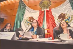  ?? FOTO: ESPECIAL ?? La titular de la SEP, Leticia Ramírez (centro) acudió a la Cámara de Diputados a comparecer como parte del Cuarto Informe de gobierno de AMLO.