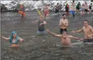  ?? MEDIANEWS GROUP FILE PHOTO ?? Some brave souls go in deep during the Polar Plunge.
